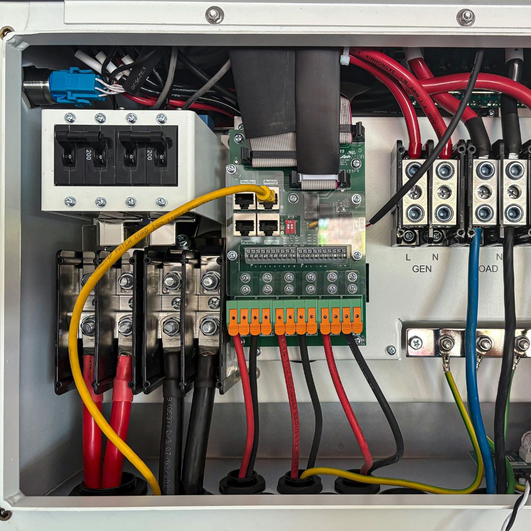 Instalación eléctrica y plomería completa en residencia nueva